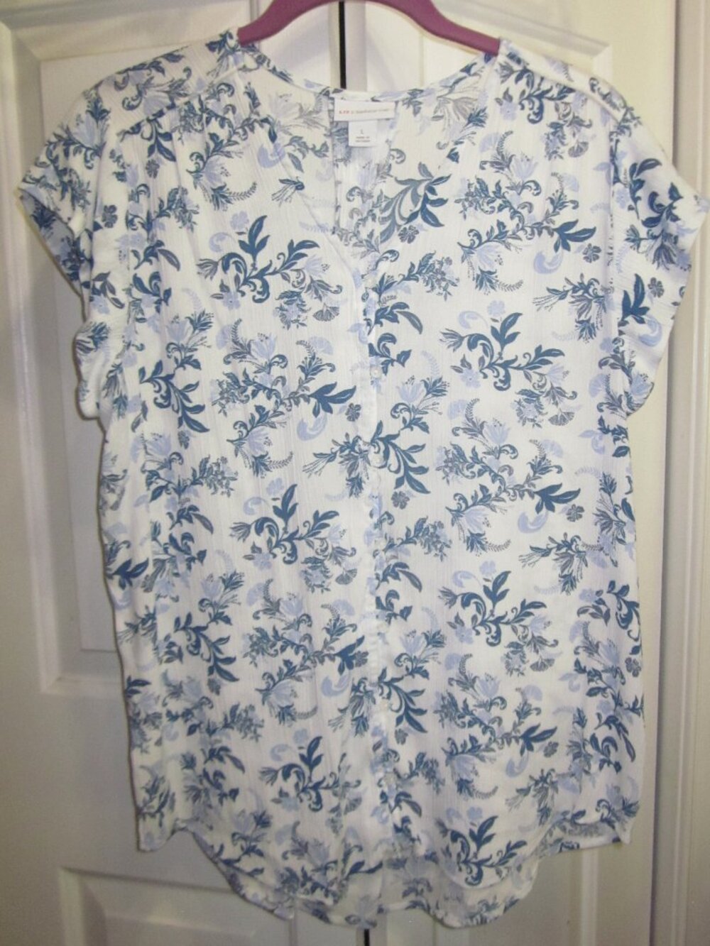 Light Blue Floral Button-Front Women’s Top